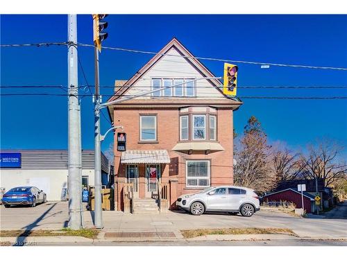 698 King Street W Kitchener, ON N2G 1E2