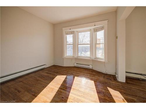 698 King Street W, Kitchener, ON - Indoor Photo Showing Other Room