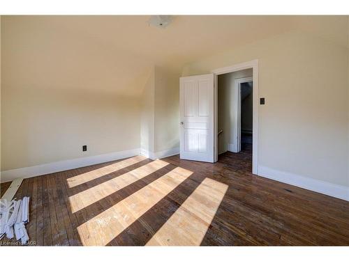 698 King Street W, Kitchener, ON - Indoor Photo Showing Other Room