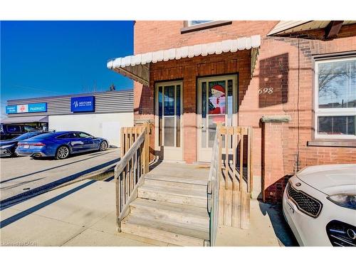 698 King Street W, Kitchener, ON - Outdoor