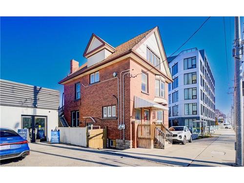 698 King Street W, Kitchener, ON - Outdoor