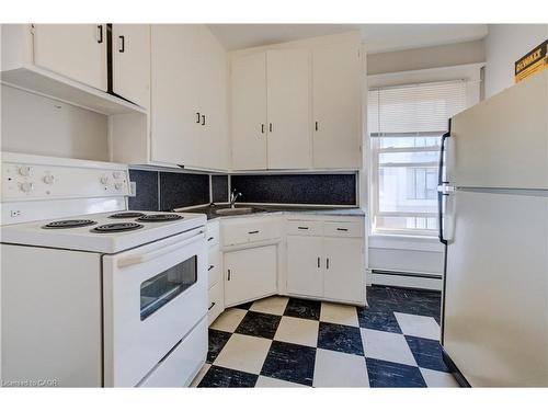 698 King Street W, Kitchener, ON 