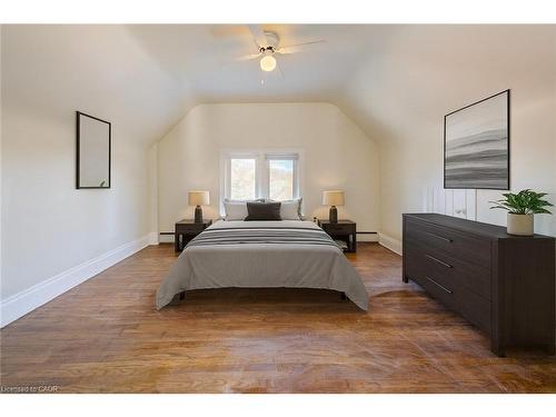 698 King Street W, Kitchener, ON 