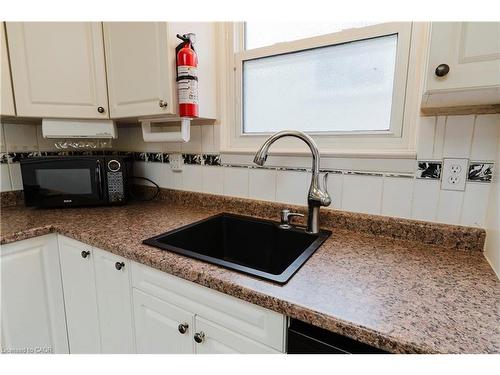 1209 Valentine Drive, Cambridge, ON - Indoor Photo Showing Kitchen