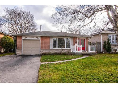 1209 Valentine Drive, Cambridge, ON - Outdoor With Facade