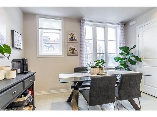 8-219 Dundas Street E, Waterdown, ON - Indoor Photo Showing Dining Room
