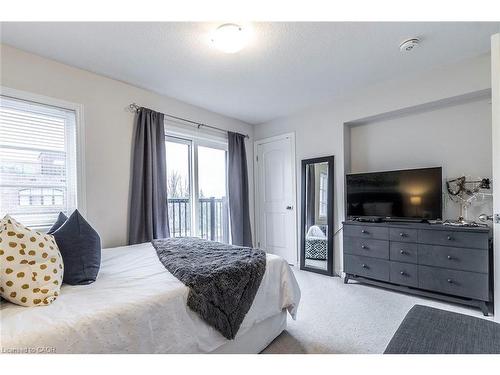 8-219 Dundas Street E, Waterdown, ON - Indoor Photo Showing Bedroom