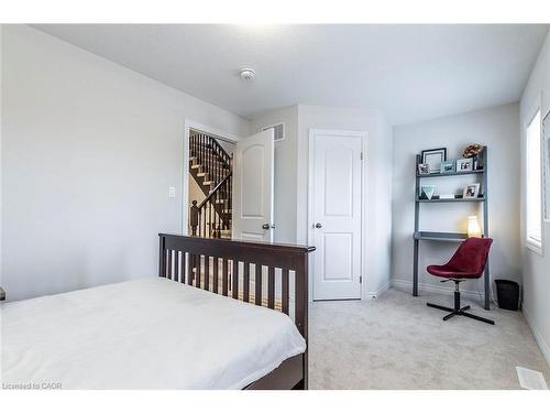 8-219 Dundas Street E, Waterdown, ON - Indoor Photo Showing Bedroom