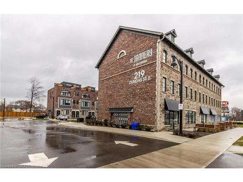 8-219 Dundas Street E, Waterdown, ON - Outdoor
