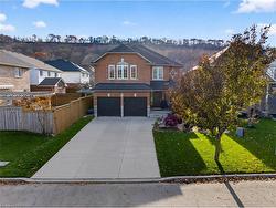 51 Hickory Crescent  Grimsby, ON L3M 5P9