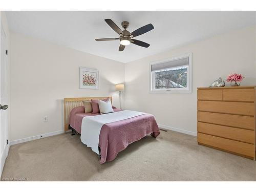 51 Hickory Crescent, Grimsby, ON - Indoor Photo Showing Bedroom