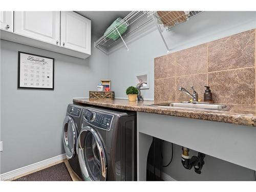 51 Hickory Crescent, Grimsby, ON - Indoor Photo Showing Laundry Room