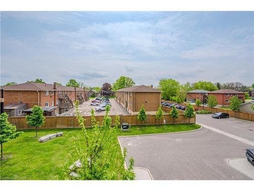 5C-164 Heiman Street, Kitchener, ON - Outdoor