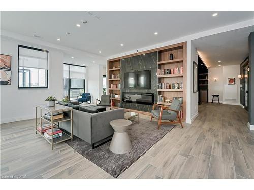 1412-181 King Street S, Waterloo, ON - Indoor Photo Showing Living Room