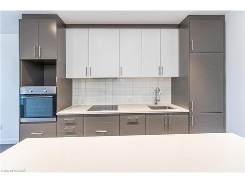 1412-181 King Street S, Waterloo, ON - Indoor Photo Showing Kitchen