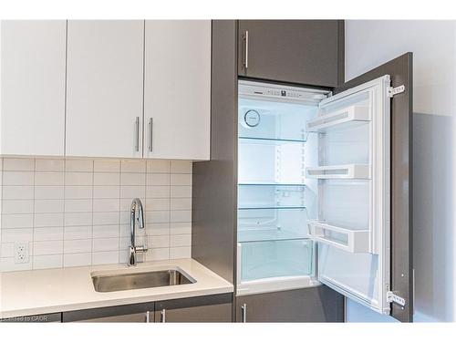 1412-181 King Street S, Waterloo, ON - Indoor Photo Showing Kitchen