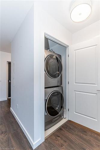 1412-181 King Street S, Waterloo, ON - Indoor Photo Showing Laundry Room