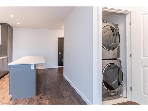 1412-181 King Street S, Waterloo, ON - Indoor Photo Showing Laundry Room