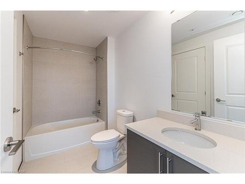 1412-181 King Street S, Waterloo, ON - Indoor Photo Showing Bathroom