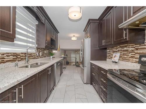 3783 Keenan Crescent, Mississauga, ON - Indoor Photo Showing Kitchen With Double Sink With Upgraded Kitchen