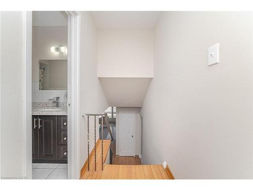 3783 Keenan Crescent, Mississauga, ON - Indoor Photo Showing Laundry Room