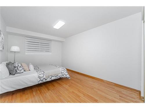 3783 Keenan Crescent, Mississauga, ON - Indoor Photo Showing Bedroom