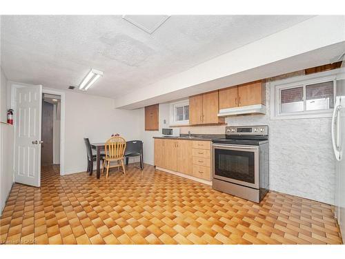 3783 Keenan Crescent, Mississauga, ON - Indoor Photo Showing Kitchen