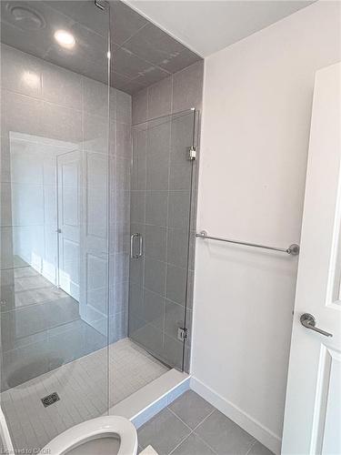 223-461 Green Road, Stoney Creek, ON - Indoor Photo Showing Bathroom