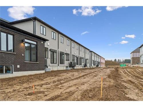 105 Winter Wren Crescent, Kitchener, ON - Outdoor With Exterior