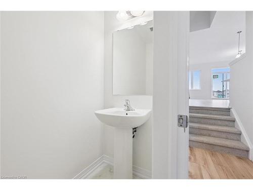 105 Winter Wren Crescent, Kitchener, ON - Indoor Photo Showing Bathroom