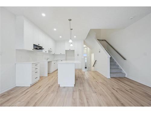 105 Winter Wren Crescent, Kitchener, ON - Indoor Photo Showing Kitchen