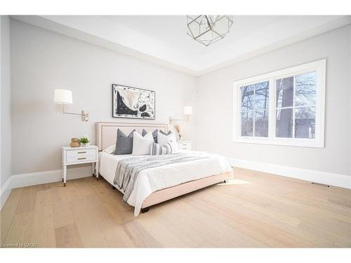 1322 Minaki Road, Mississauga, ON - Indoor Photo Showing Bedroom