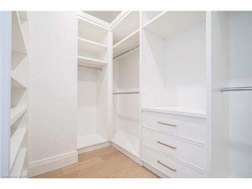 1322 Minaki Road, Mississauga, ON - Indoor With Storage