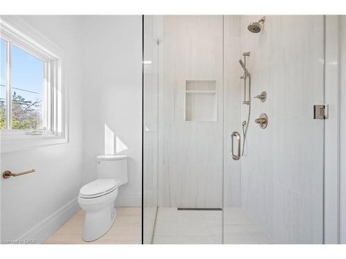 1322 Minaki Road, Mississauga, ON - Indoor Photo Showing Bathroom