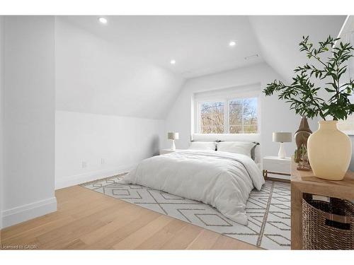 1322 Minaki Road, Mississauga, ON - Indoor Photo Showing Bedroom