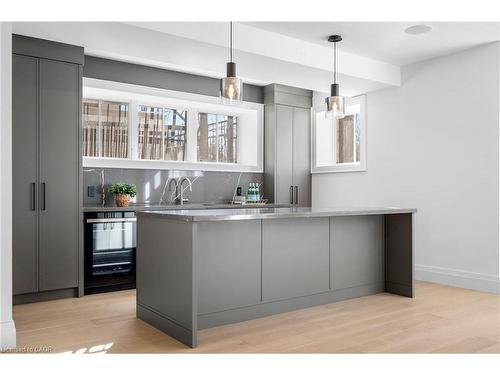 1322 Minaki Road, Mississauga, ON - Indoor Photo Showing Kitchen