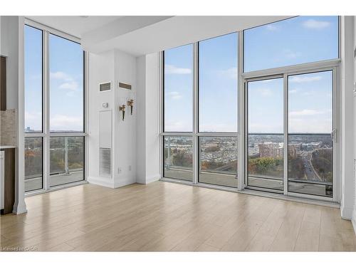 Ph03-65 Speers Road, Oakville, ON - Indoor Photo Showing Other Room