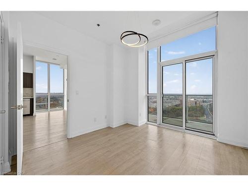 Ph03-65 Speers Road, Oakville, ON - Indoor Photo Showing Other Room