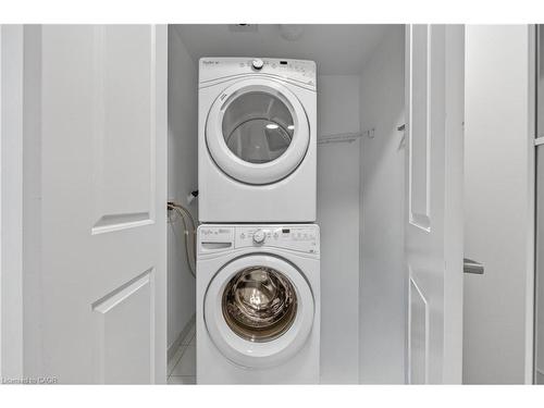 Ph03-65 Speers Road, Oakville, ON - Indoor Photo Showing Laundry Room