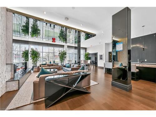 Ph03-65 Speers Road, Oakville, ON - Indoor Photo Showing Other Room