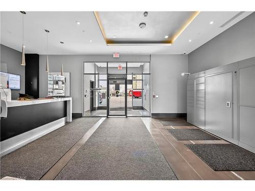 Ph03-65 Speers Road, Oakville, ON - Indoor Photo Showing Other Room