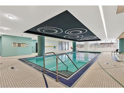 Ph03-65 Speers Road, Oakville, ON - Indoor Photo Showing Other Room