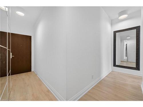 Ph03-65 Speers Road, Oakville, ON - Indoor Photo Showing Other Room