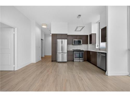 Ph03-65 Speers Road, Oakville, ON - Indoor Photo Showing Kitchen