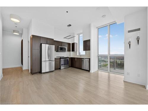 Ph03-65 Speers Road, Oakville, ON - Indoor Photo Showing Kitchen