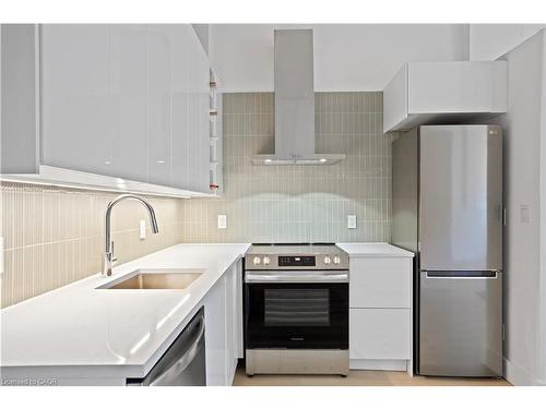 1-30 Jones Street, Hamilton, ON - Indoor Photo Showing Kitchen With Upgraded Kitchen