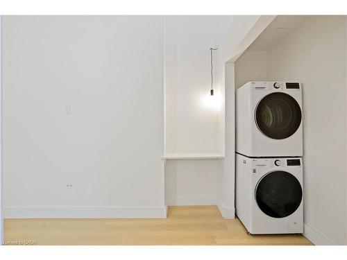 1-30 Jones Street, Hamilton, ON - Indoor Photo Showing Laundry Room