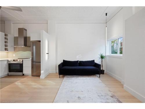 1-30 Jones Street, Hamilton, ON - Indoor Photo Showing Kitchen