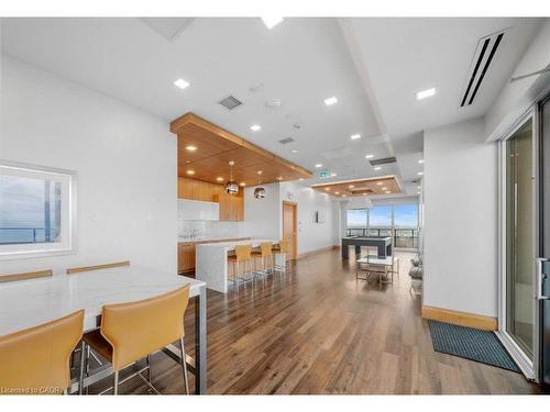 3911-20 Shore Breeze Drive, Toronto, ON - Indoor Photo Showing Dining Room