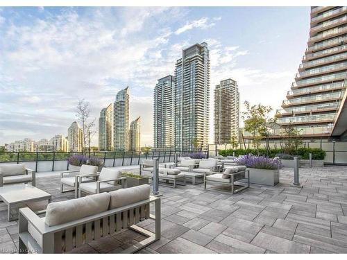 3911-20 Shore Breeze Drive, Toronto, ON - Outdoor